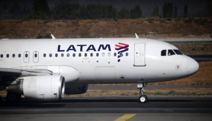 Pilotos de Latam iniciarán huelga a partir de esta medianoche tras no alcanzar acuerdo con la empresa