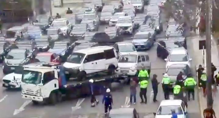 ATU: denunciarán a agresores que atacaron a fiscalizadores y quemaron miniván intervenida