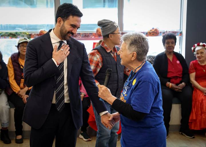 Cien mil voluntarios y tres millones de puertas tocadas: la histórica campaña de Zohran Mamdani para la alcaldía de Nueva York