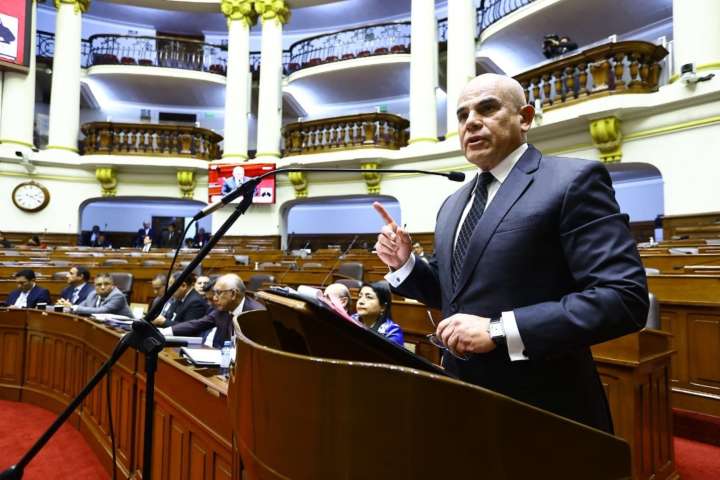 Presupuesto equilibra la sostenibilidad fiscal con la atención de urgencias en regiones