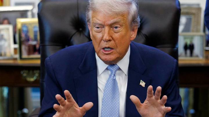 Trump afirma que "probablemente" hablará con Maduro sin descartar el uso de la fuerza militar contra Venezuela