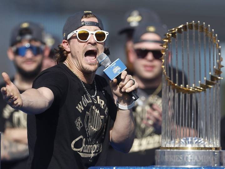 Dodgers celebrate World Series title with downtown parade