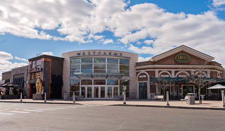 CT malls, national chains extend hours for Black Friday