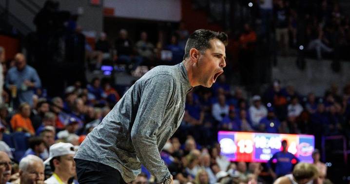 No. 3 Florida bounces back from season-opening loss and dominates North Florida 104
