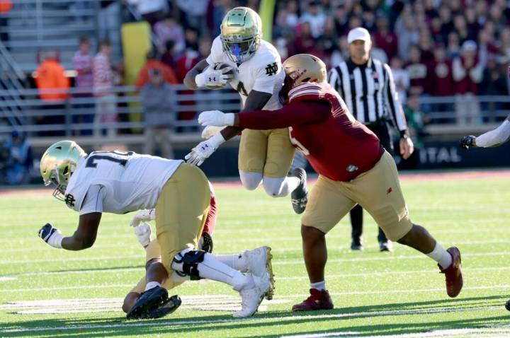 No. 12 Notre Dame escapes Boston College with 25