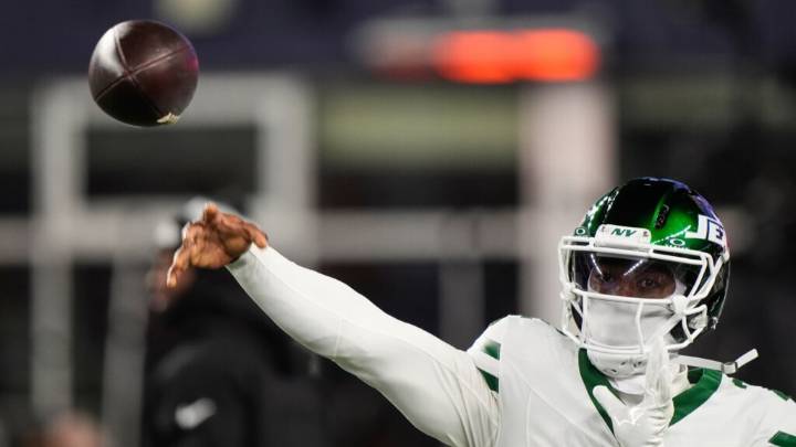 Jets’ Aaron Glenn confirms that Tyrod Taylor will start at quarterback, Justin Fields is benched