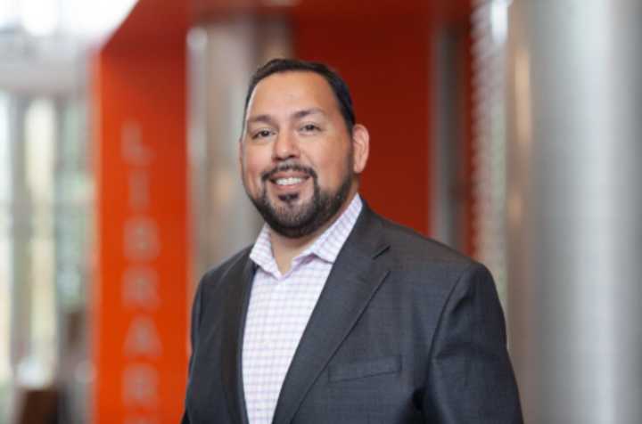 Omar Lazo anuncia su candidatura para la Junta de Educación del Condado de Montgomery