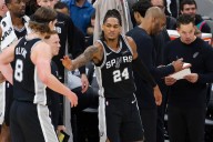 Fox y Barnes llevan a Spurs a victoria sobre Grizzlies en duelo sin astros Wembanyama y Morant