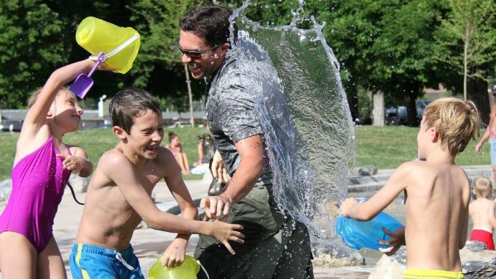 Innovative Mennonite Kids Fill Super Soakers with Hand Sanitizer