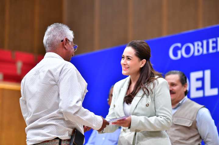 Tere Jiménez encabeza celebración del Día del Transporte Público
