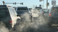 Prohibición de carros a combustión a partir de 2035 en la UE podría modificarse: poderoso fabricante de carros levantó la mano