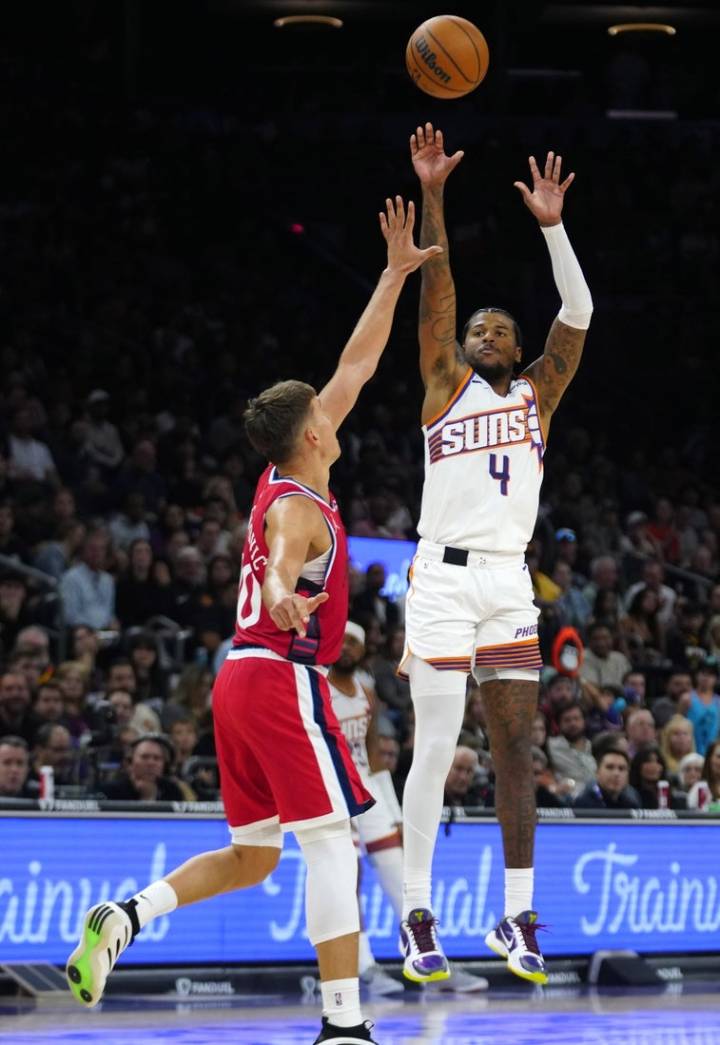 Deadspin | Near-healthy Suns face injury-riddled Clippers for 2nd time in 3 days