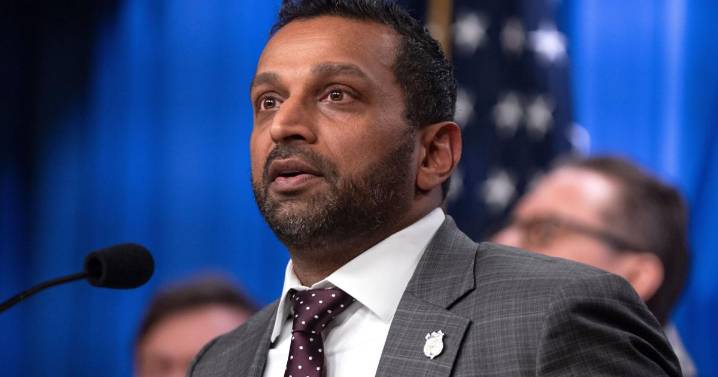 El FBI busca entrevistar a demócratas que instaron a tropas de EEUU a desobedecer órdenes ilegales