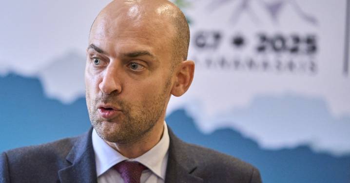 Francia condena las "operaciones militares" en el Caribe y dice que van contra la ley 12 de noviembre de 2025 | Internacional "Hemos observado, con preocupación, las operaciones militares en la región