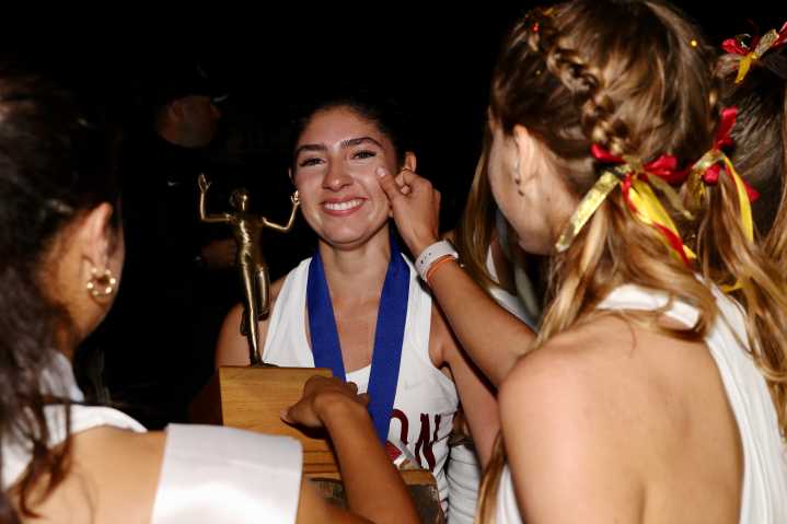 Nadia Mejia leads Wilson girls cross country to first Moore League title since 2018