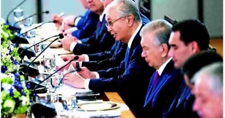 Some world leaders shift away from Russia, China