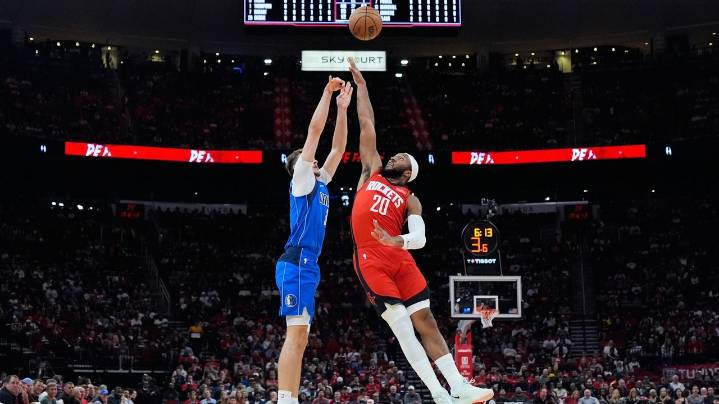 Amen Thompson scores a season-high 27 points to lead Rockets to fourth straight win