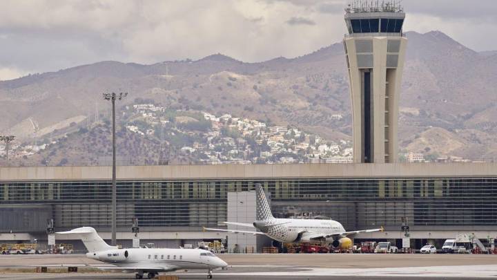 Javier Salas carga contra el PP por votar en el Senado "en contra de la ampliación del aeropuerto de Málaga"