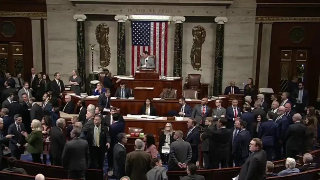 Una prueba en Congreso de EEUU sobre posibles límites a Trump