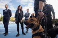 Marlaska veta el uso de fusiles a los policías locales de Madrid y la Comunidad denuncia un "ataque" contra su modelo de seguridad