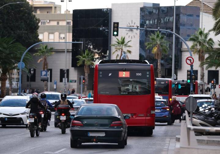 Alicante pondrá en marcha una app para consultar en tiempo real el tráfico y los aparcamientos disponibles