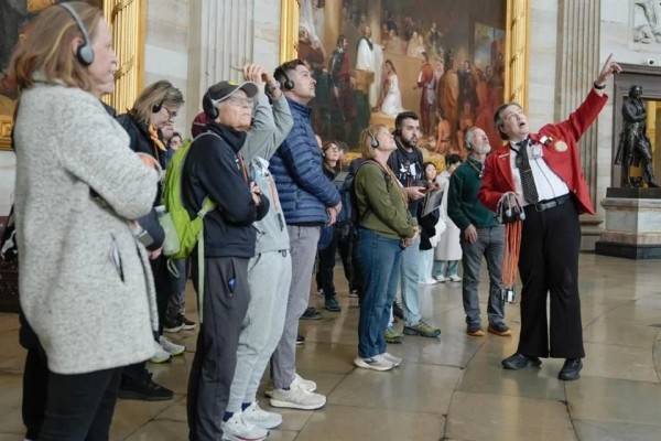 Regresan agencias federales tras cierre más largo de EU