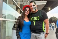 Disfrutan fan mexicanos de la NBA disfrazados