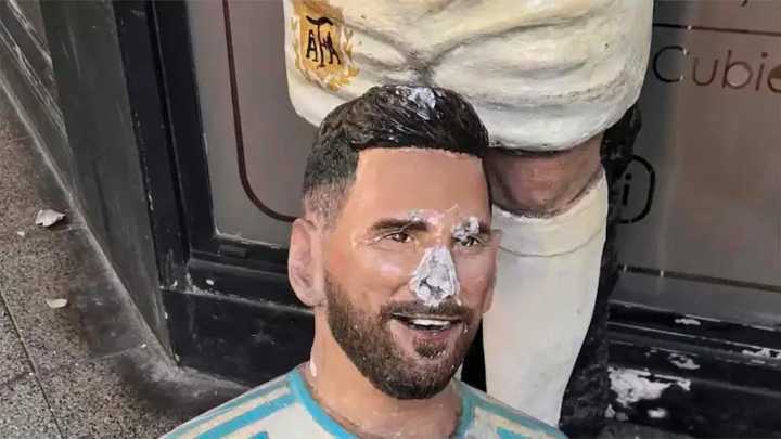 Destruyeron una estatua de Messi en Mar del Plata