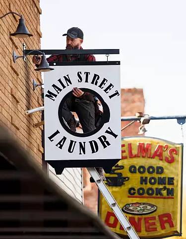 Downtown Shoals businesses get a refresh with IU Design Partnership