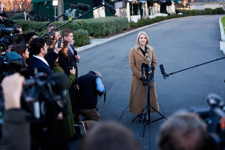 El ICE detiene a una mujer que tiene conexión familiar con la portavoz de la Casa Blanca