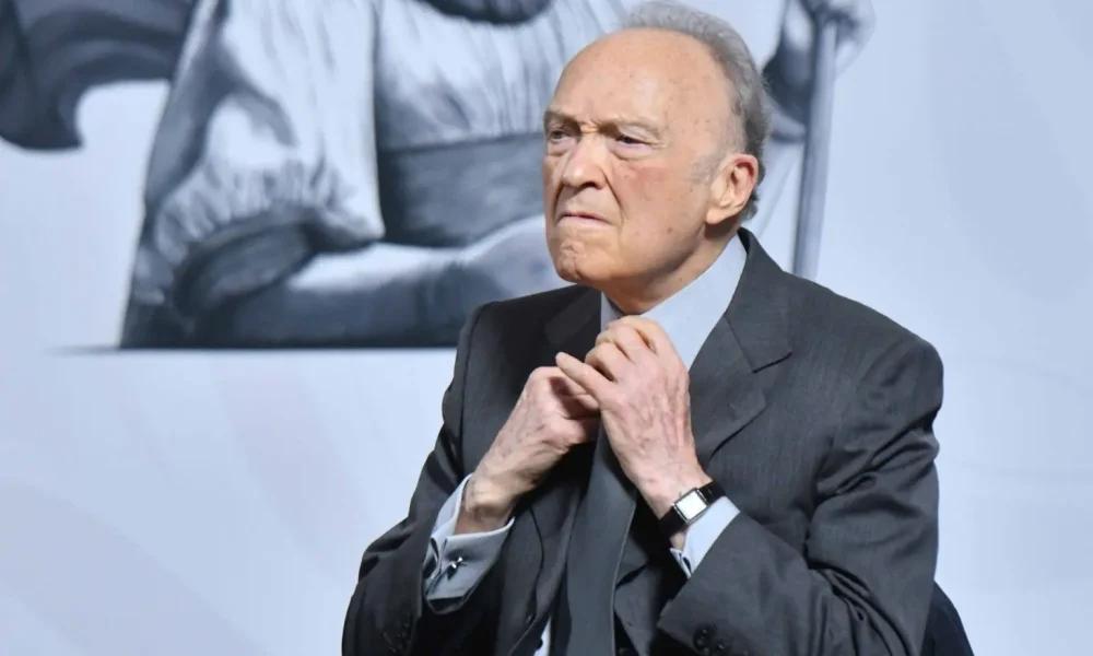 Gertz Manero, con un pie fuera de la FGR; hoy se haría oficial su salida