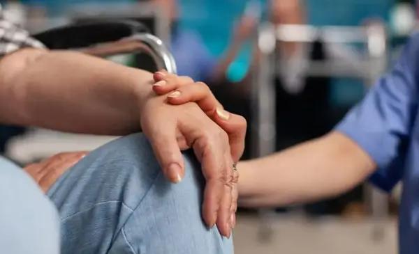 El Gobierno fortalece la formación en acompañantes terapeuticos con un novedoso convenio