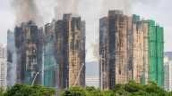El incendio en Hong Kong ya está "bajo control total", dice el jefe del Ejecutivo local