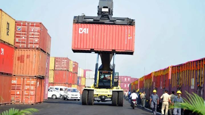 India’s trade deficit widens to $41.68 billion in October; gold imports surge 200%