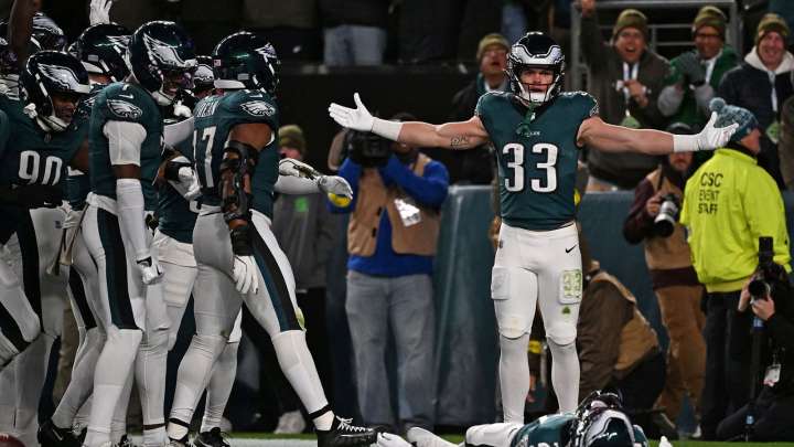 Giants fans shower Eagles’ Big Dom, Cooper DeJean in boos at WWE RAW at MSG