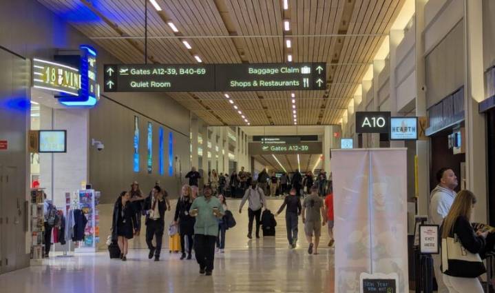 Flight reductions could stall Missourians' flight connections