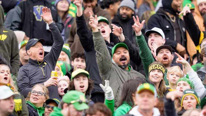 Oregon football defeats Washington in regular