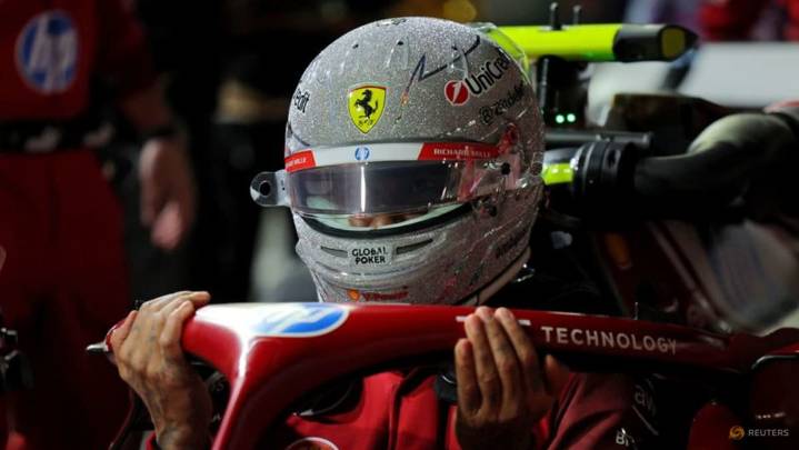 Worst season ever, says unhappy Hamilton