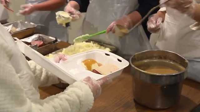 Record demand for free Thanksgiving meals in Des Moines