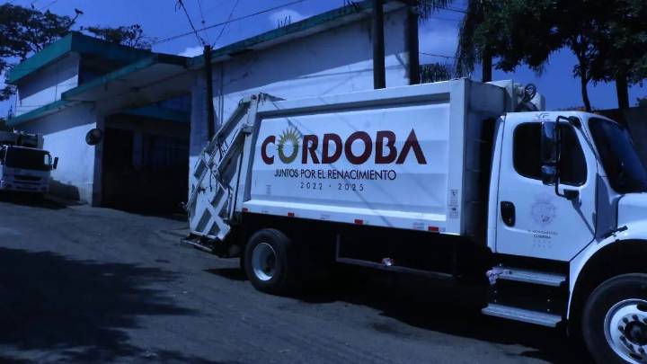 Tras quejas ciudadanas limpian área de recolección de basura en Córdoba