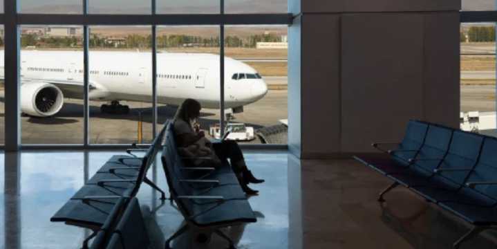 Por segundo día, hay más de mil vuelos cancelados en EU debido al cierre de gobierno