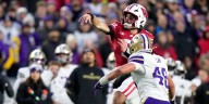 Dominant defense helps Wisconsin snap 6-game skid by upsetting No. 24 Washington 13