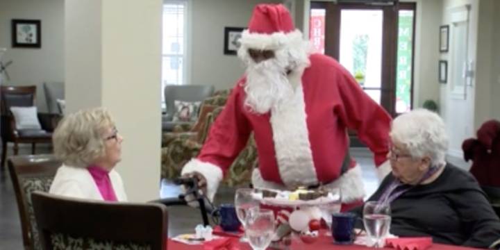 Ozarks nonprofit brings Christmas cheer to nursing home residents