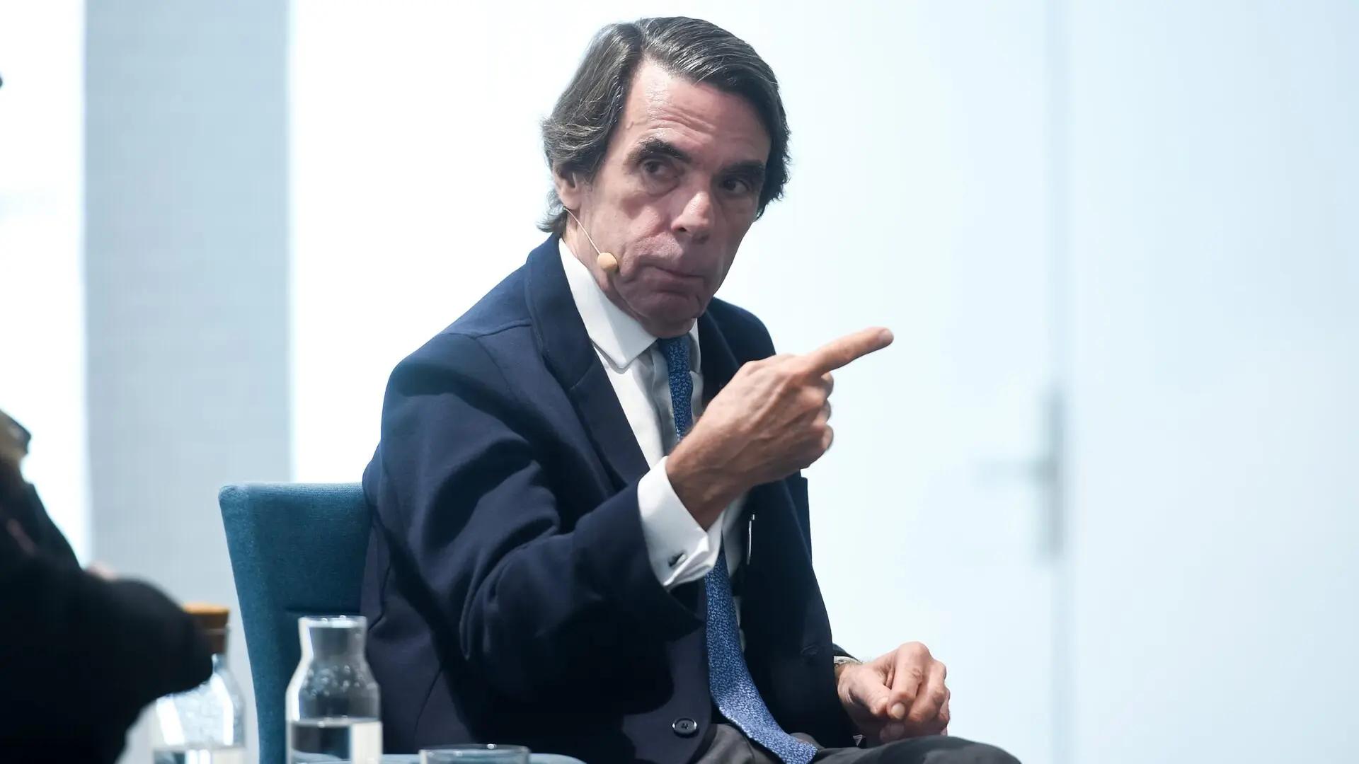 Aznar dice que el Gobierno de Pedro Sánchez está fuera de la ley y es "ilegítimo"