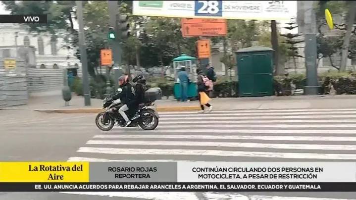 Siguen circulando dos personas en moto, pese a restricción en el marco del estado de emergencia en Lima y Callao