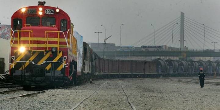 Alcalde de Lima asegura que hay avances con el Tren de Lima, pero no hay fecha de inicio de operaciones