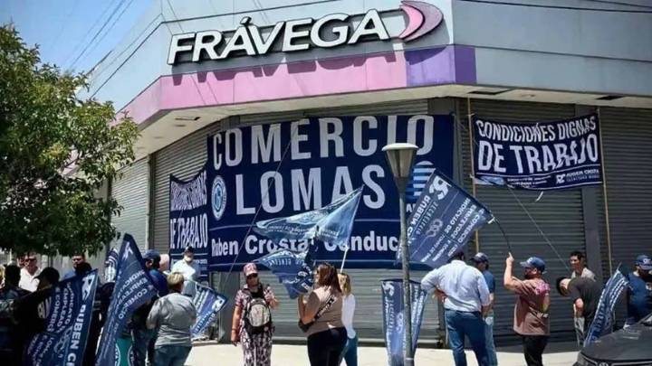 Frávega enfrenta problemas: cierra más locales y es una de las empresas más denunciadas