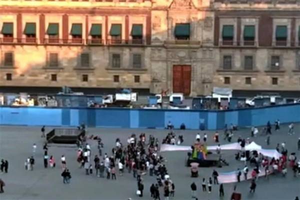 Duplican vallas frente a Palacio Nacional previo a 25N