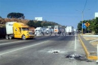 Suman campesinos cuatro días  de bloqueos carreteros