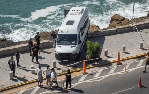 Murió una mujer tras caer 25 metros mientras intentaba tomarse una foto en Mar del Plata